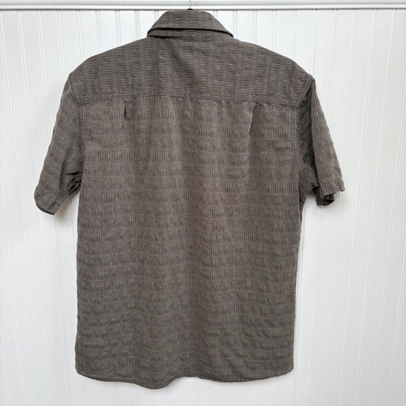 Kuhl Gray Textured Short Sleeve Button Up Shirt Wildfibre Men’s Size Large - Picture 2 of 4